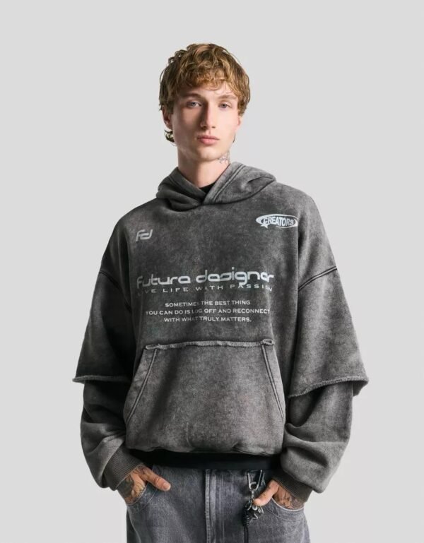 WhatsApp Image 2025-11-30 at 7.04.39 PM (3) Hoodie calle moderna