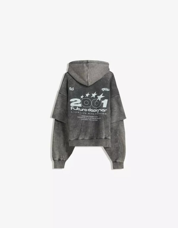 WhatsApp Image 2025-11-30 at 7.04.40 PM (1) Hoodie calle moderna