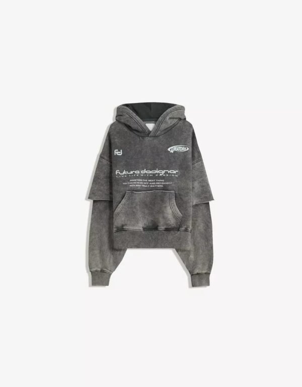 WhatsApp Image 2025-11-30 at 7.04.40 PM Hoodie calle moderna